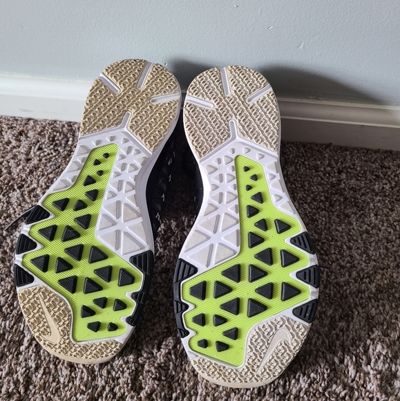 Nike Training Shoes - Picture 6 of 7